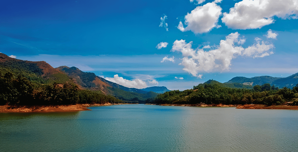 God’s Own Nature – Hills, Wildlife & Backwaters | 4 Nights / 5 Days